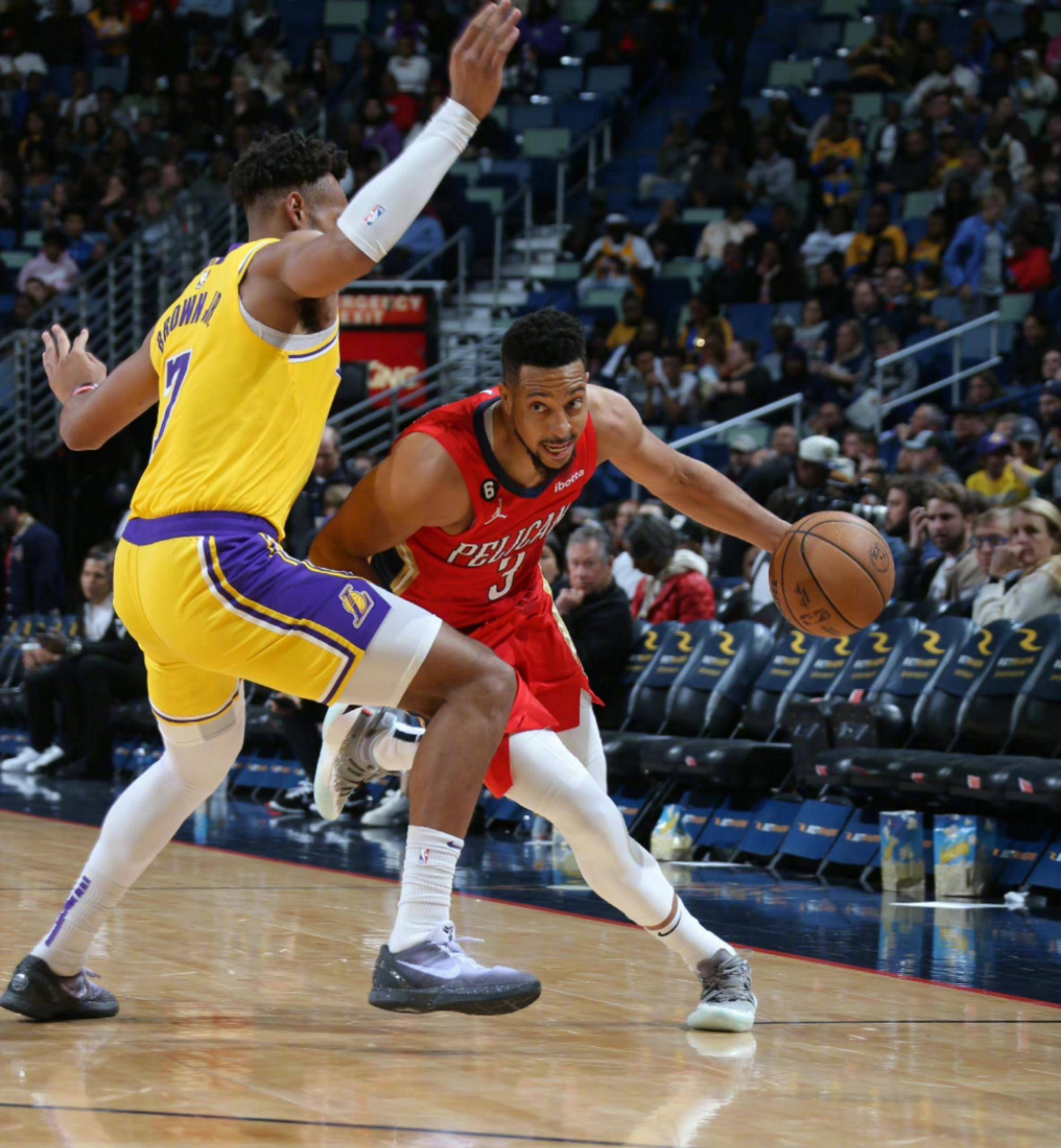 火箭绝杀鹈鹕，浓眉哥惊艳四座