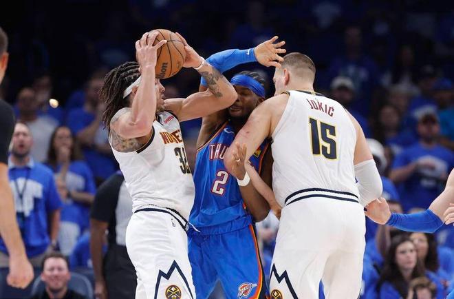 灰熊碾压马刺，戈贝尔点燃赛场