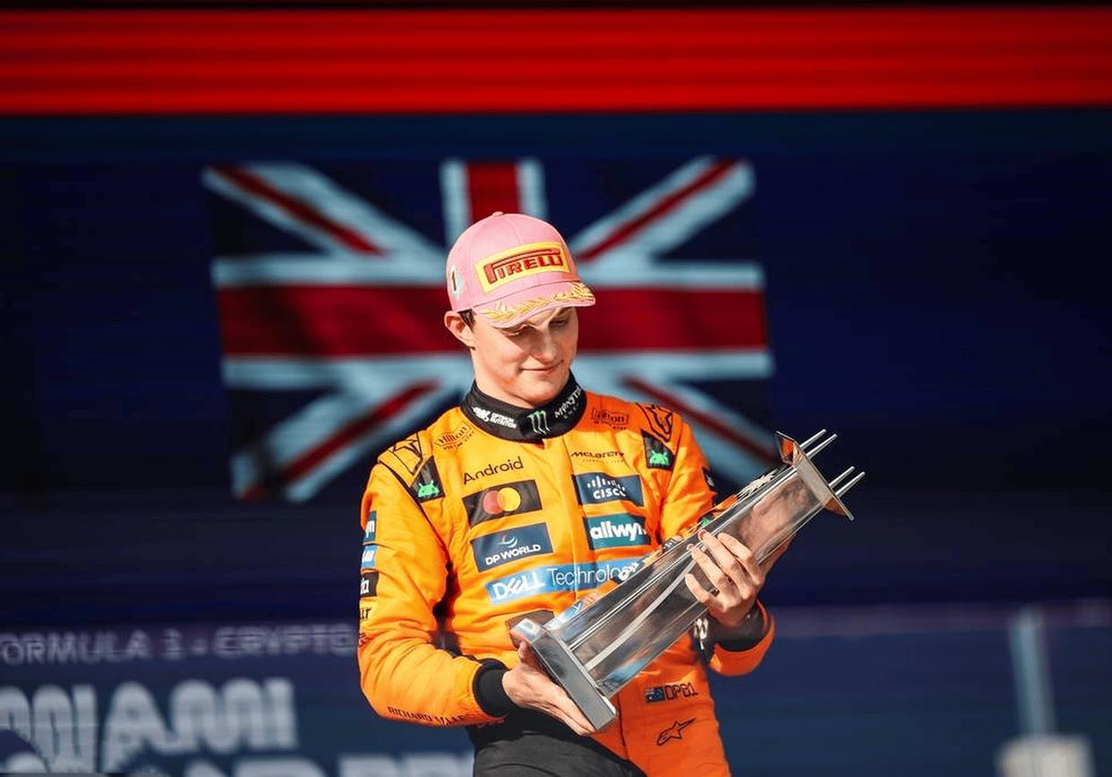 迈凯伦完胜雷诺车队,佩雷兹刷新纪录 迈凯伦完胜雷诺车队,佩雷兹刷新纪录