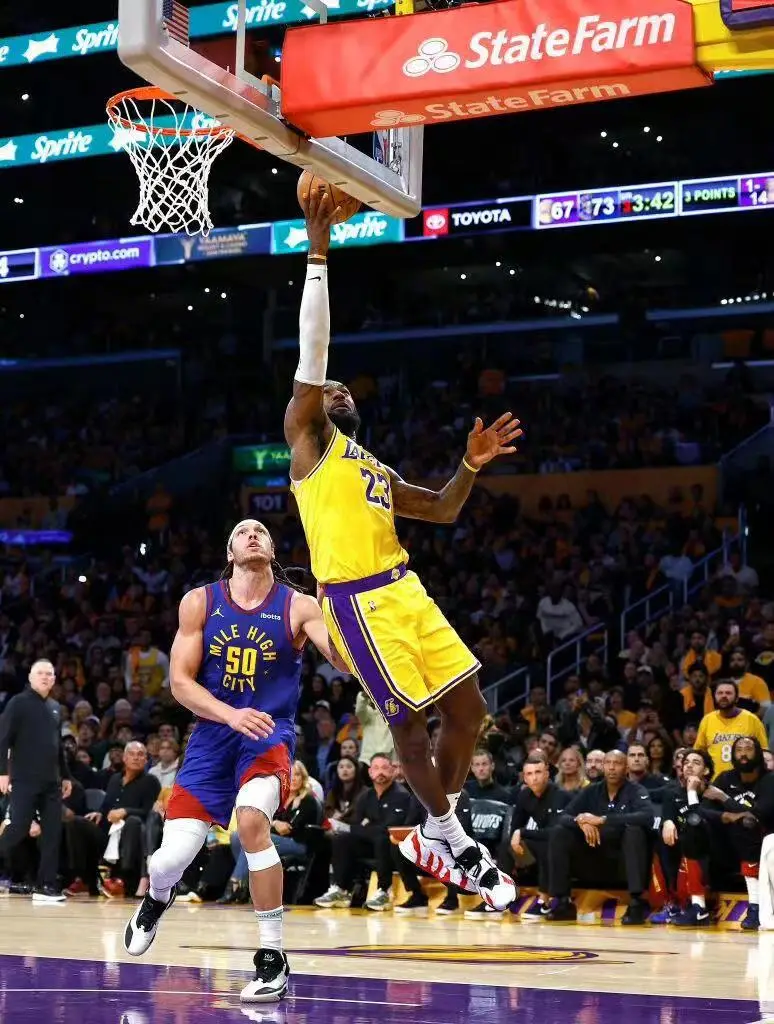 湖人B队翻盘爵士,贝弗利关键制胜 湖人B队翻盘爵士,贝弗利关键制胜