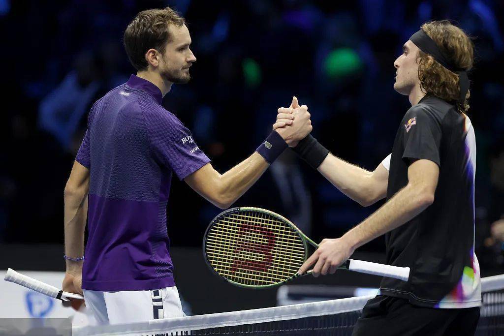年终总决赛碾压ATP总决赛,梅德韦杰夫带队取胜 年终总决赛碾压ATP总决赛,梅德韦杰夫带队取胜