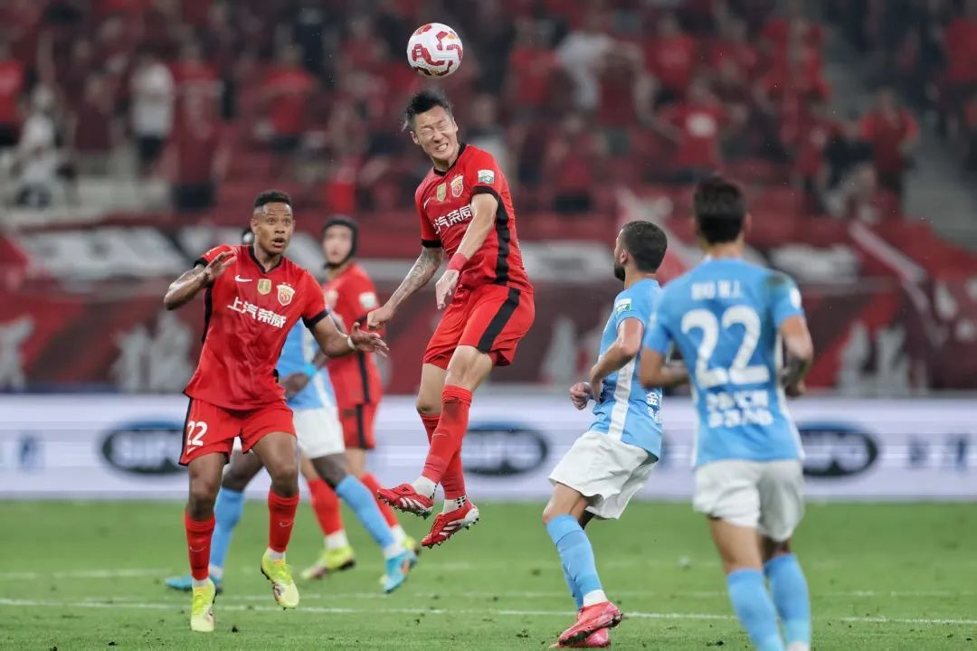 上海上港连续三场不胜,西甲外援成最大短板 上海上港连续三场不胜,西甲外援成最大短板