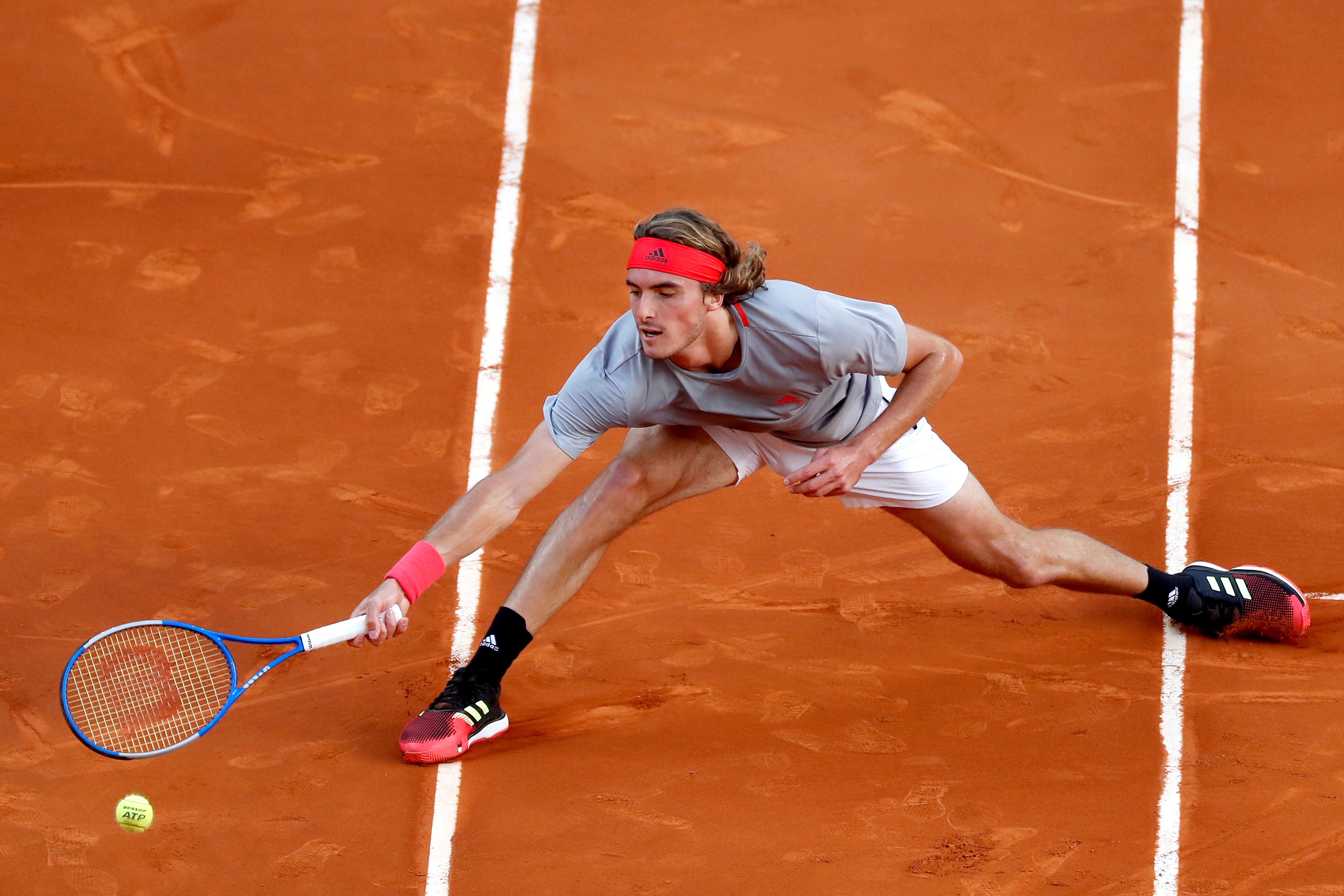 德国网球队险胜世界网球队,西西帕斯关键制胜 德国网球队险胜世界网球队,西西帕斯关键制胜