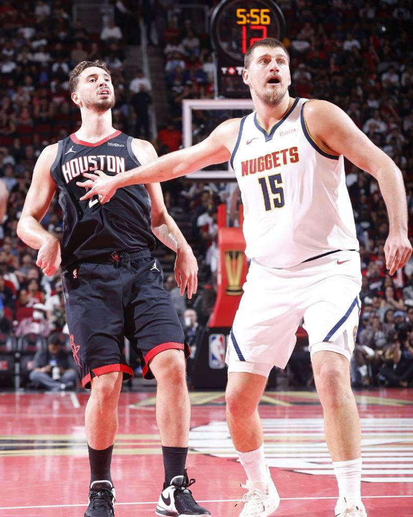 新疆队险胜凯尔特人，约基奇统治全场