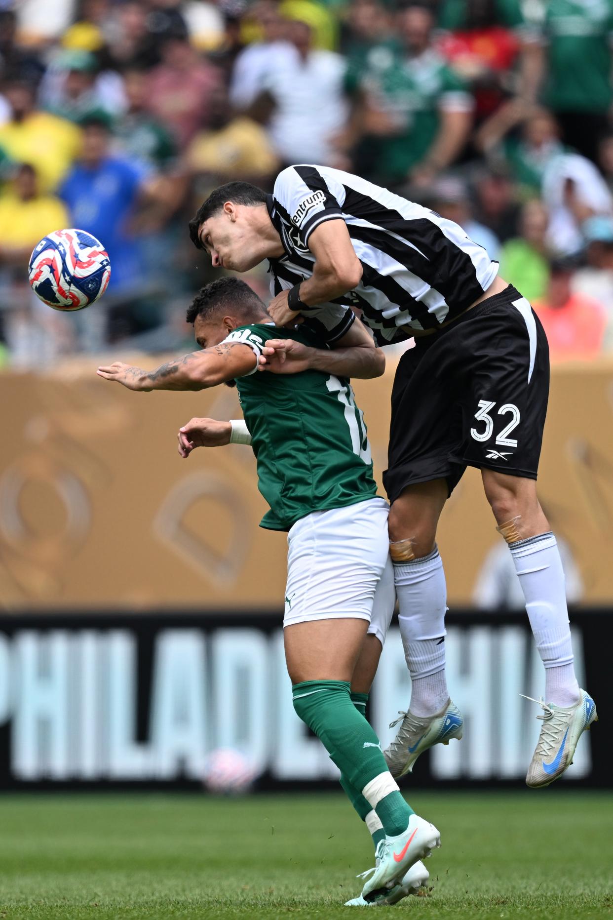 足球比赛的胜负之间魔幻不断