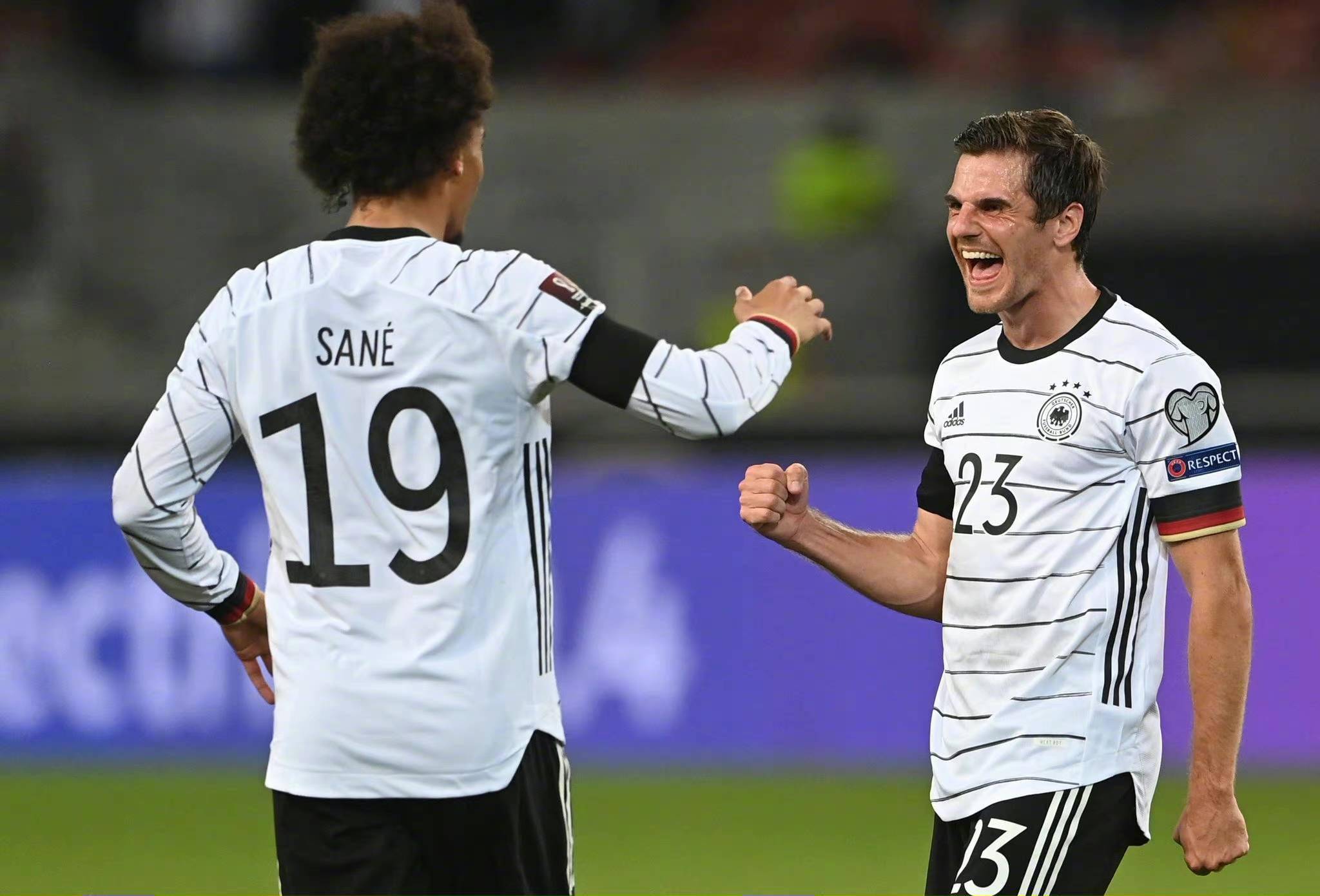 法国大胜亚美尼亚，领先分组