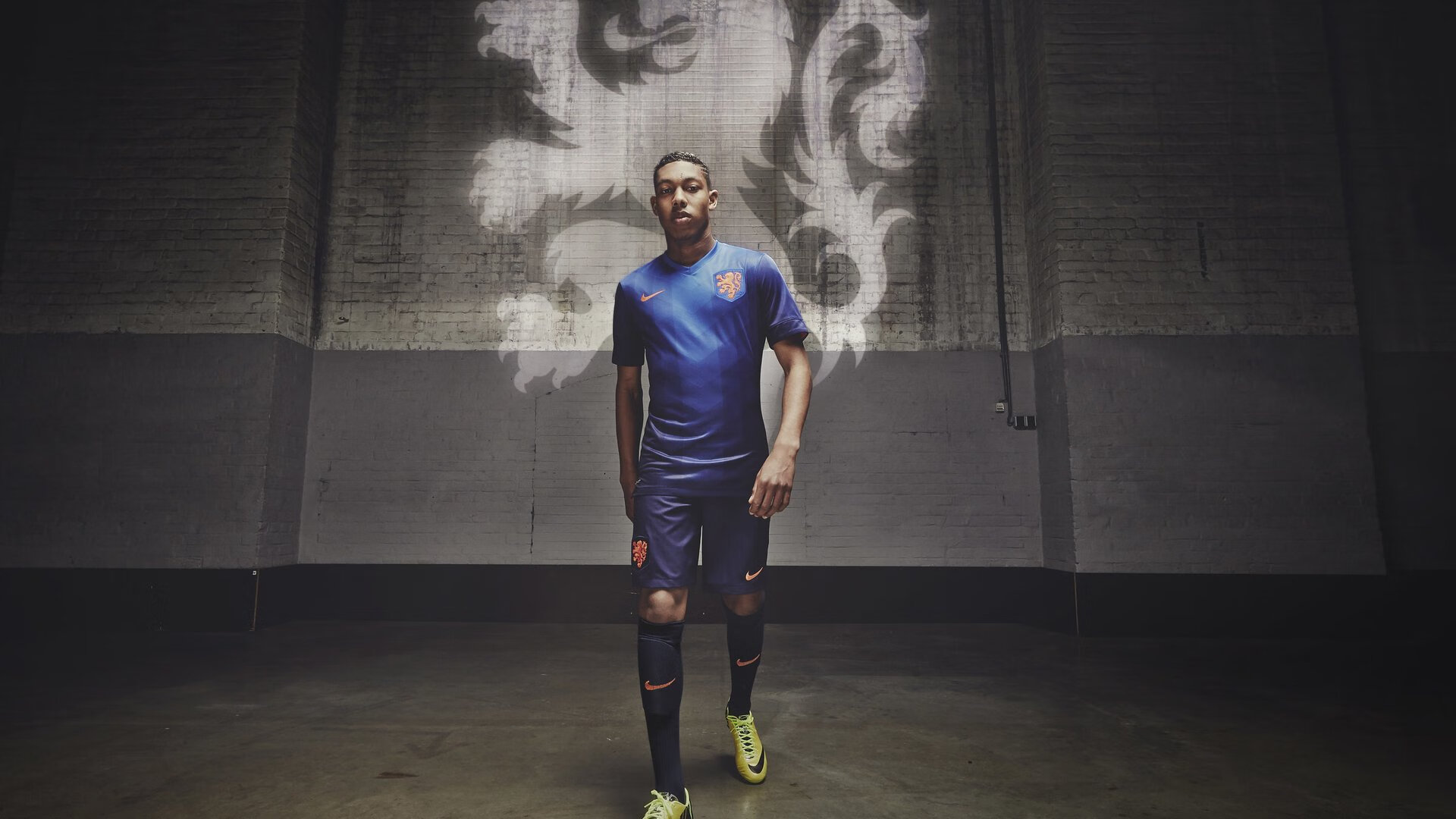 李刚仁的魔法时刻,当亚洲之光在苏格兰的寒夜中淘汰曼联