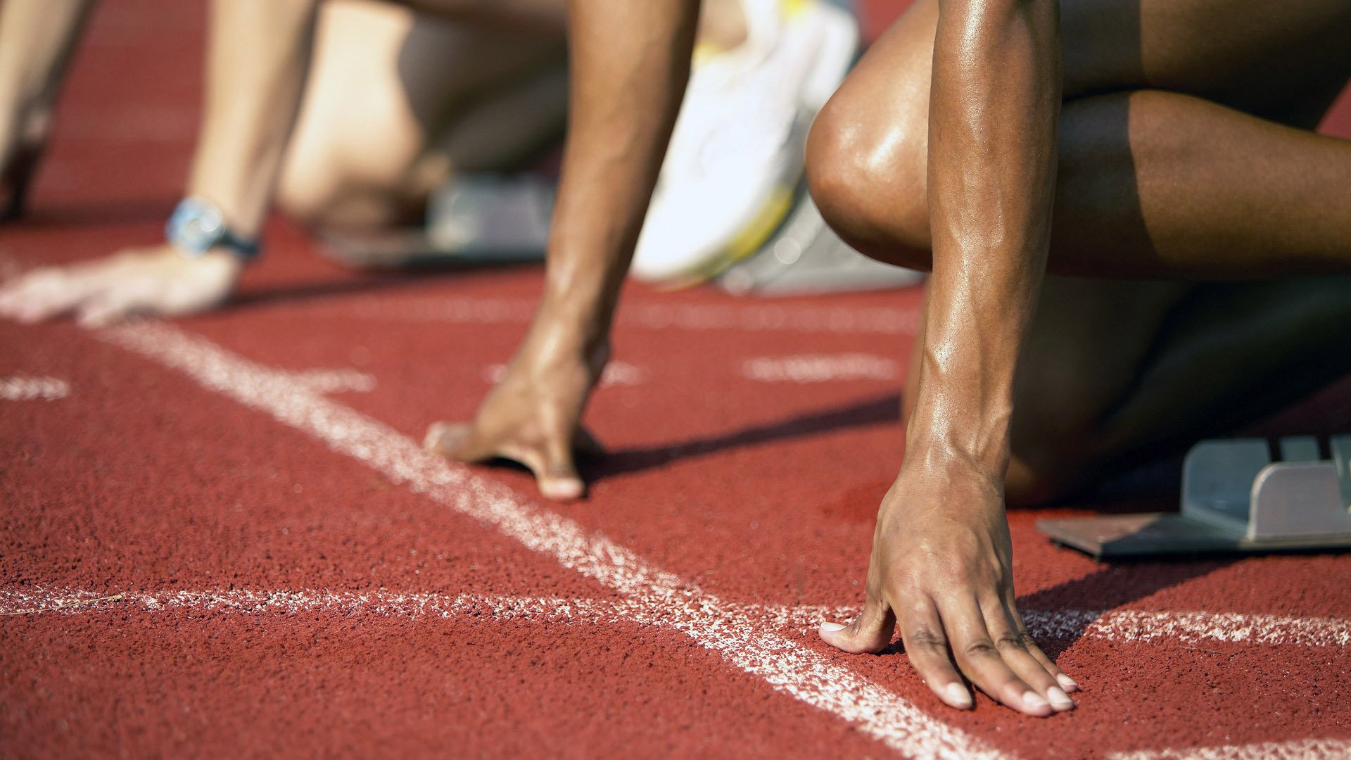 跃马失蹄，红牛独舞，维斯塔潘的绝对统治与法拉利的意外溃败