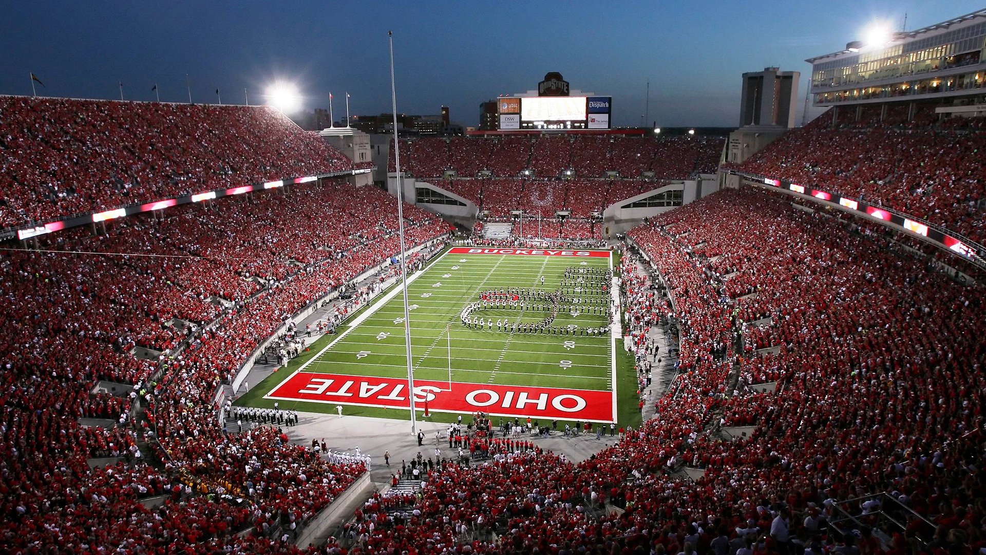 欧冠淘汰赛之夜,利拉德赛后评分拉满,跨界传奇的共鸣